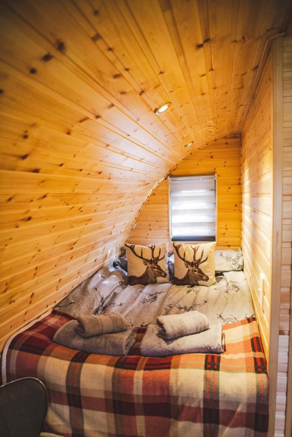 Highland & Transylvania Glamping Pods Roybridge Exterior foto