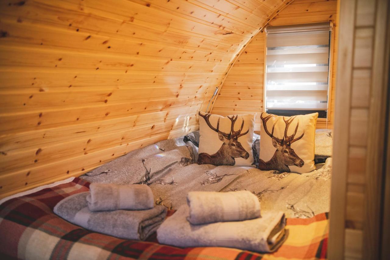 Highland & Transylvania Glamping Pods Roybridge Exterior foto